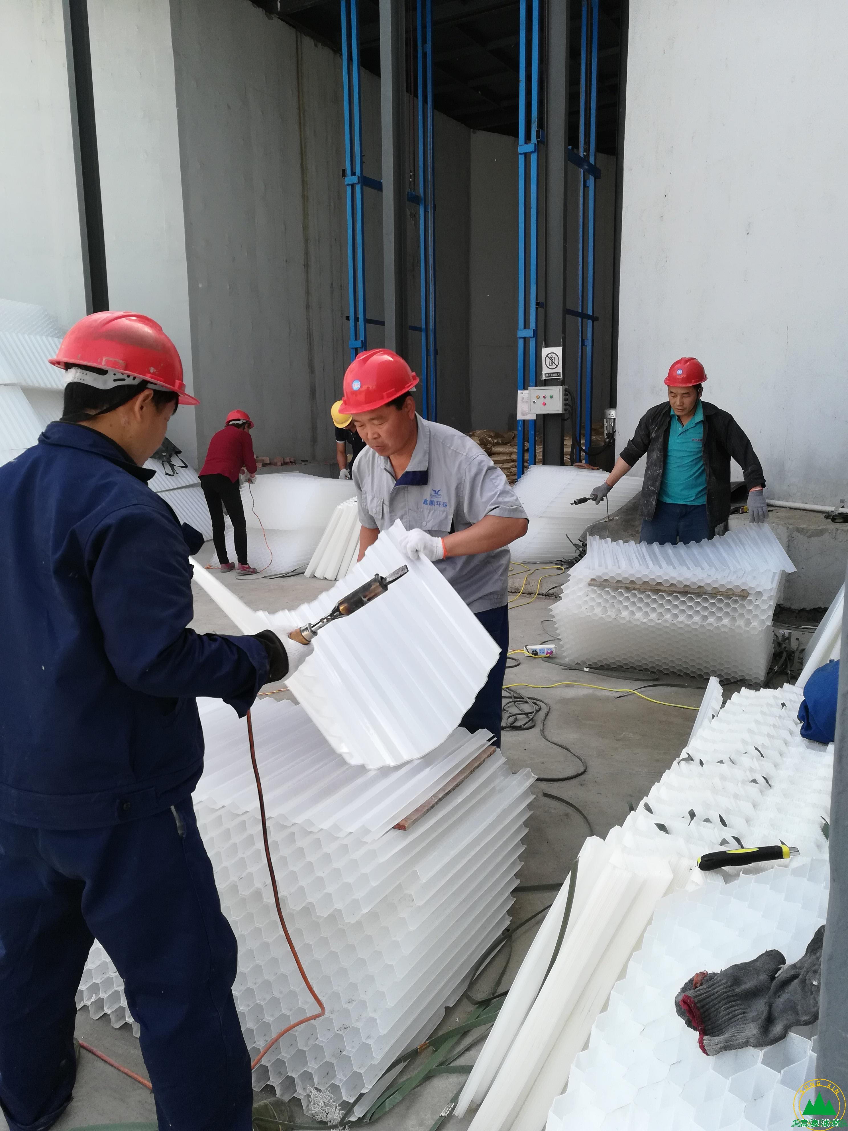 斜管,斜管填料,蜂窩斜管,蜂窩斜管填料,六角形蜂窩斜管安裝現(xiàn)場 斜管,斜管填料,蜂窩斜管,蜂窩斜管填料,六角形蜂窩斜管安裝現(xiàn)場